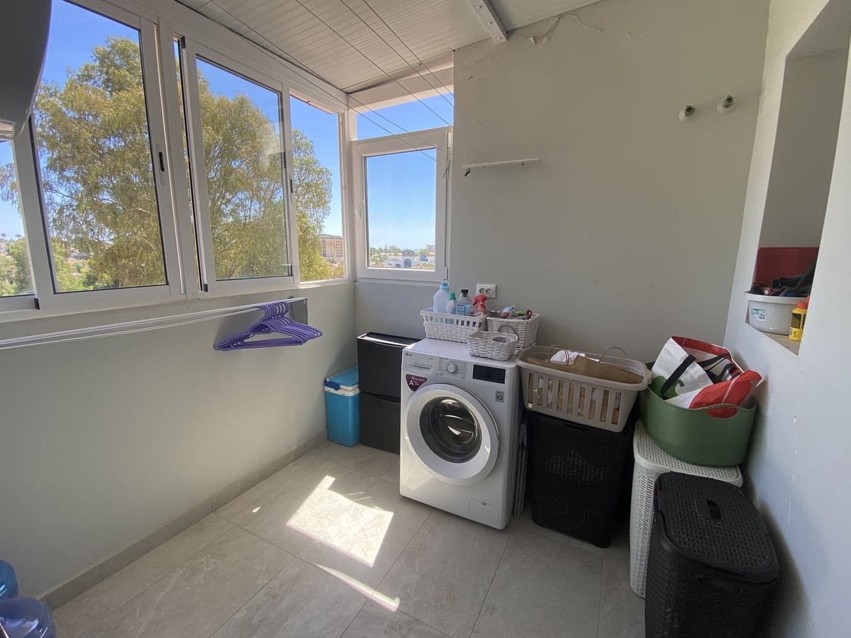 2 soveværelse Penthouse til salg i New Golden Mile med swimmingpool garage - € 290.000 (Ref: 9235922)