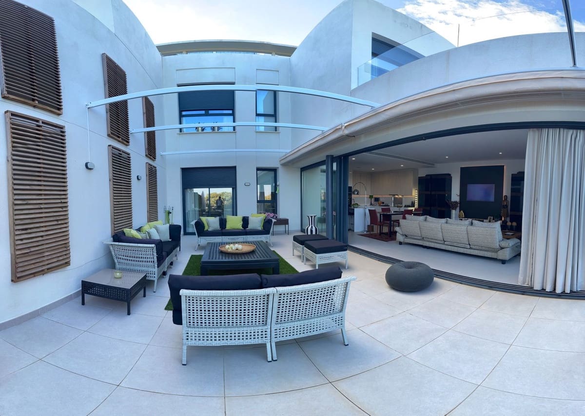 3 bedroom Apartment for sale in Bahia de Casares with pool garage - € 1,195,000 (Ref: 9352997)