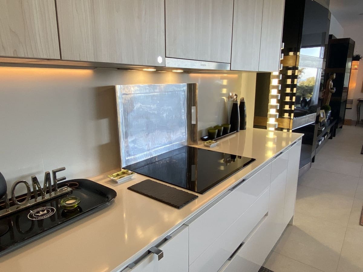 3 sypialnia Apartament na sprzedaż w Bahia de Casares z basenem garażem - 1 195 000 € (Ref: 9352997)