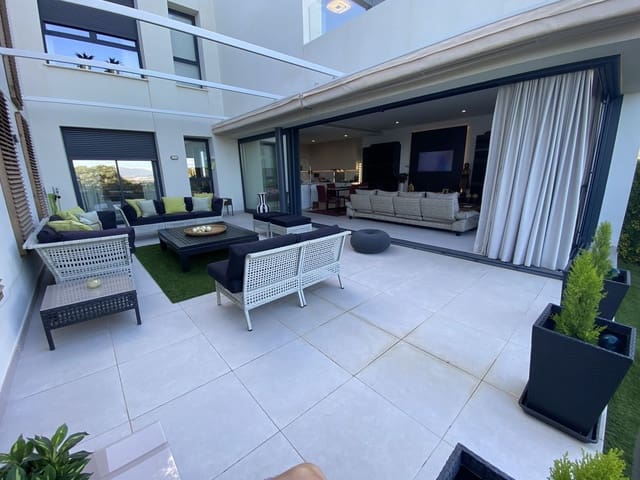 3 makuuhuone Omakotitalo myytävänä paikassa Bahia de Casares, Casares mukana uima-altaan 
autotalli - 1 195 000 € (Ref: 9352997)