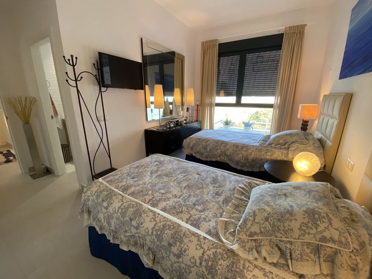 3 sypialnia Dom na sprzedaż w Bahia de Casares z basenem garażem - 1 195 000 € (Ref: 9352997)