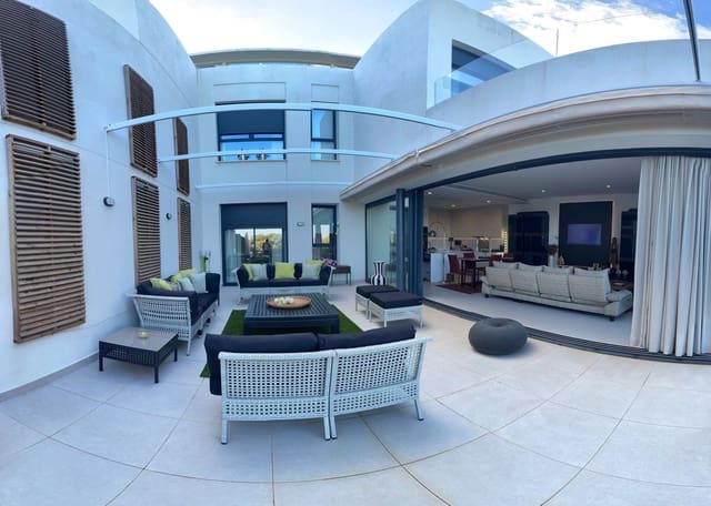 3 slaapkamer Huis te koop in Bahia de Casares, Casares met zwembad garage - € 1.195.000 (Ref: 9352997)