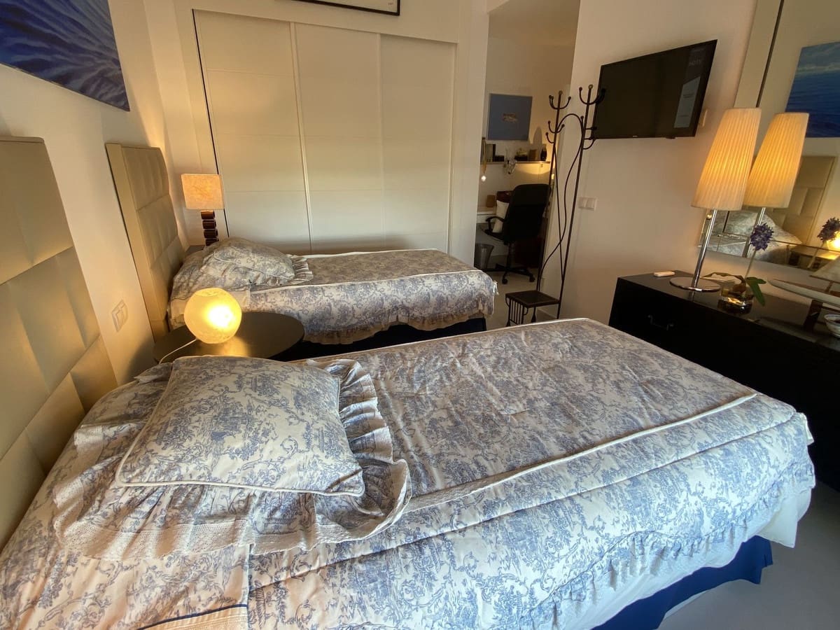 3 sypialnia Dom na sprzedaż w Bahia de Casares z basenem garażem - 1 195 000 € (Ref: 9352997)