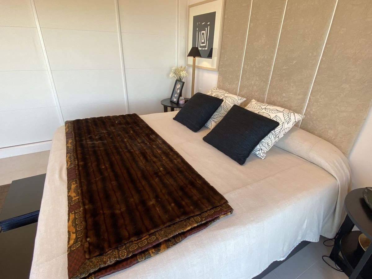 3 sypialnia Dom na sprzedaż w Bahia de Casares z basenem garażem - 1 195 000 € (Ref: 9352997)