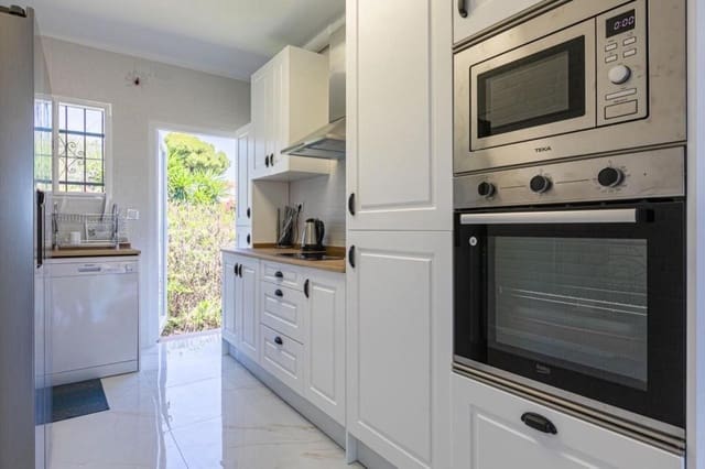 3 bedroom Villa for rent in Bello Horizonte - Lindasol, Marbella with pool garage - € 4,000 (Ref: 9402919)