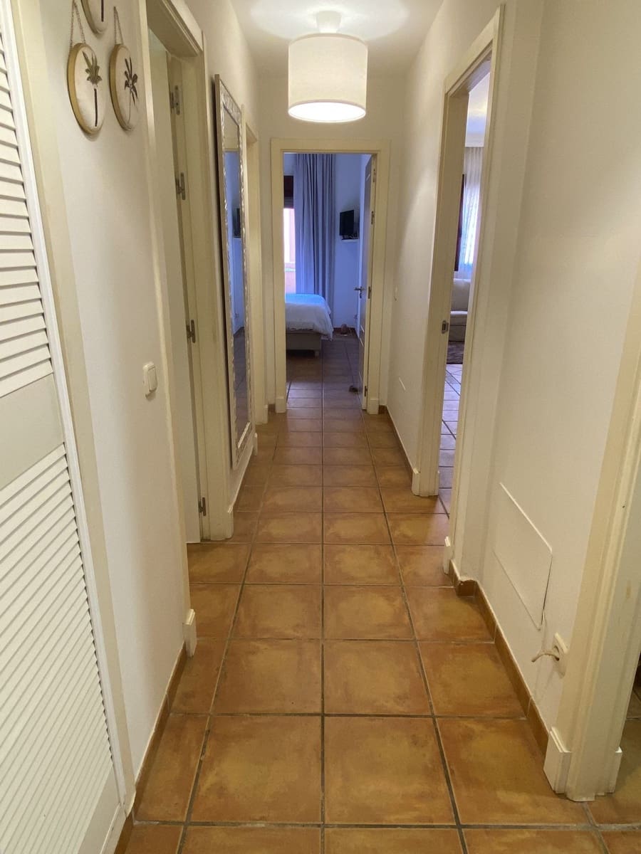 1 soverom Leilighet til salgs i Benahavis med svømmebasseng garasje - € 260 000 (Ref: 9405777)