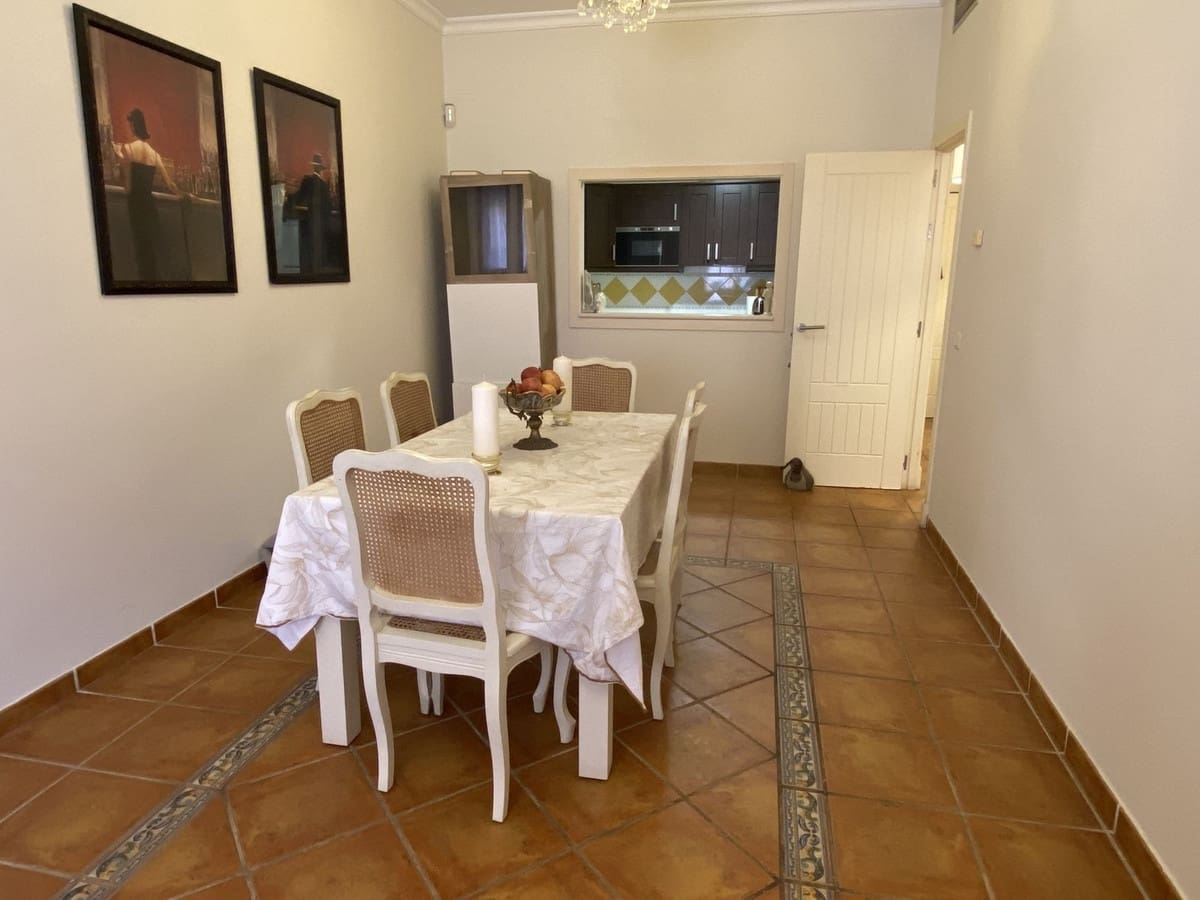 1 soverom Leilighet til salgs i Benahavis med svømmebasseng garasje - € 260 000 (Ref: 9405777)