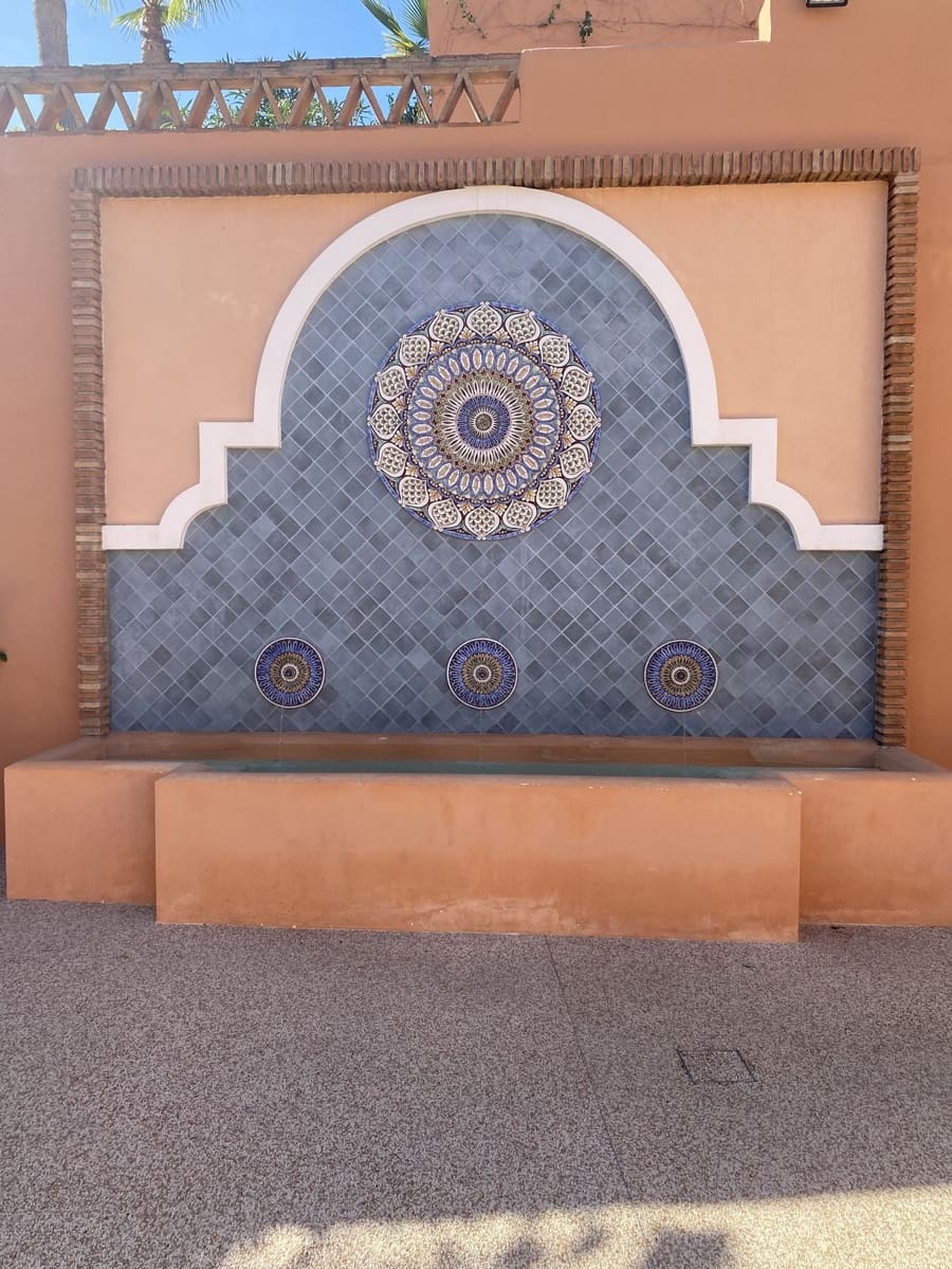 1 soverom Leilighet til salgs i Benahavis med svømmebasseng garasje - € 260 000 (Ref: 9405777)