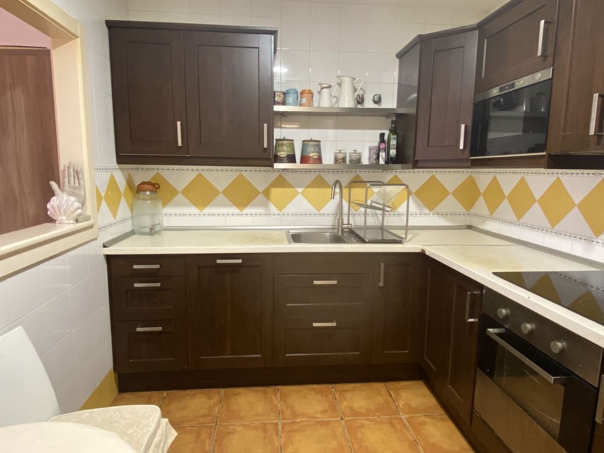 1 soverom Leilighet til salgs i Benahavis med svømmebasseng garasje - € 260 000 (Ref: 9405777)