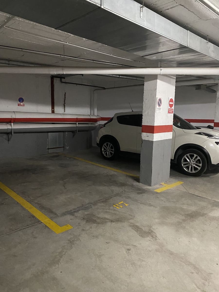 1 soverom Leilighet til salgs i Benahavis med svømmebasseng garasje - € 260 000 (Ref: 9405777)