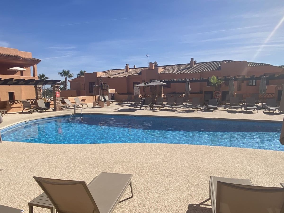 1 soverom Leilighet til salgs i Benahavis med svømmebasseng garasje - € 260 000 (Ref: 9405777)