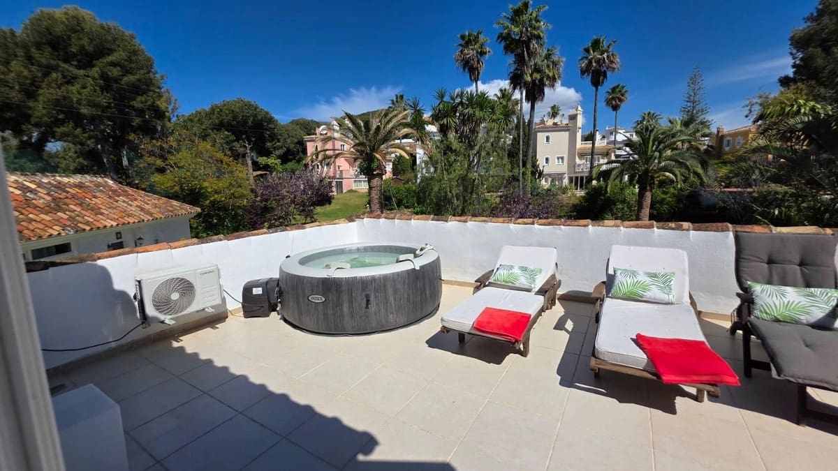 4 soveværelse Villa til salg i Calahonda med swimmingpool garage - € 899.000 (Ref: 9444035)