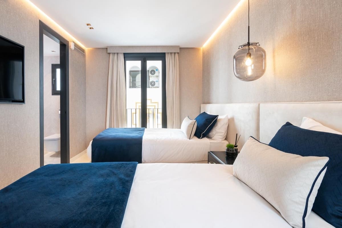 3 soveværelse Strandlejlighed til leje i Puerto Banus med garage - € 9.500 (Ref: 9508041)