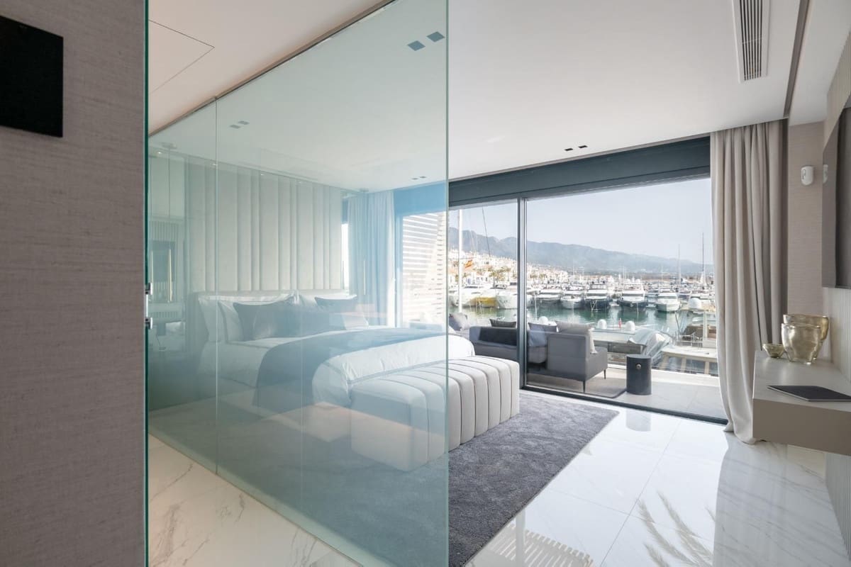 3 soveværelse Strandlejlighed til leje i Puerto Banus med garage - € 9.500 (Ref: 9508041)