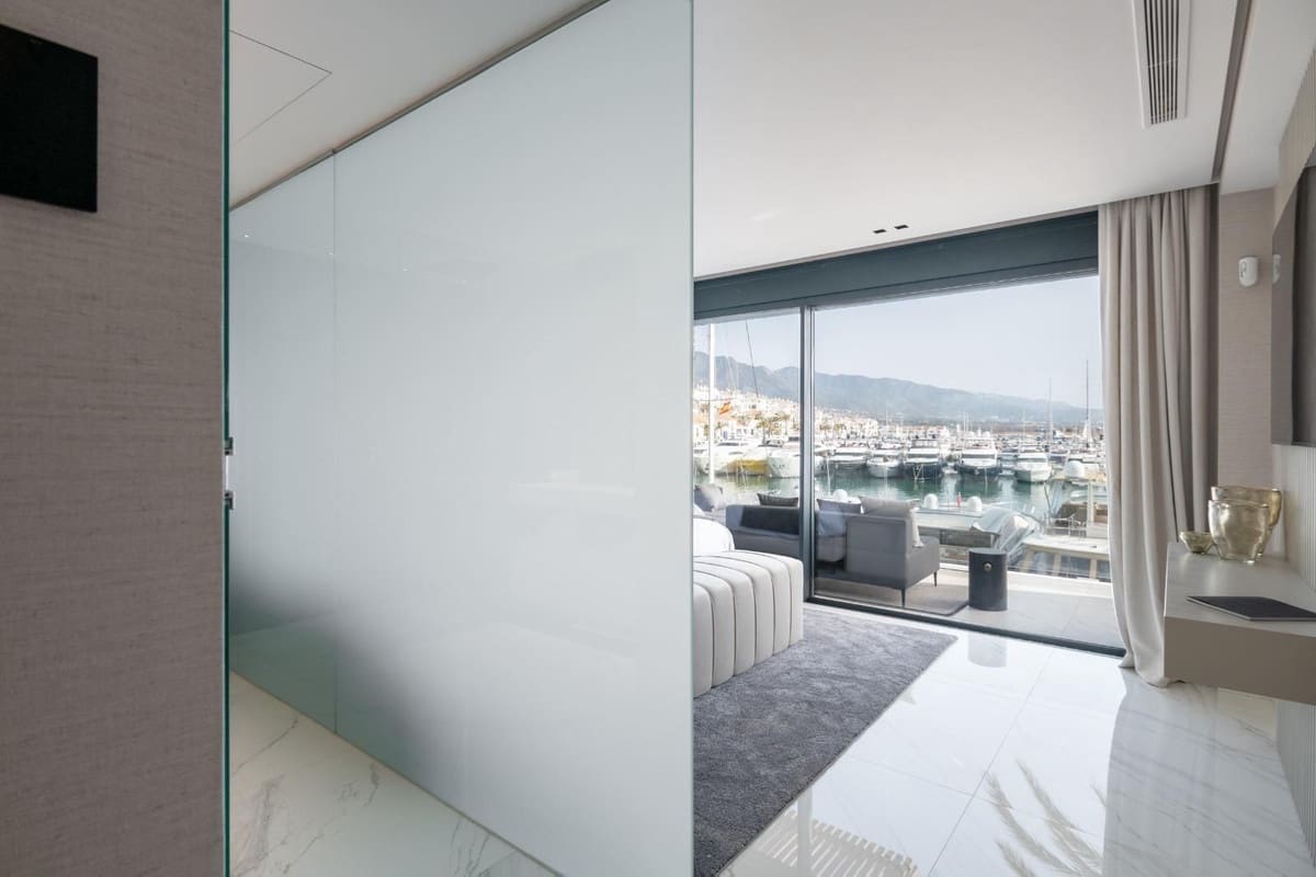 3 soveværelse Strandlejlighed til leje i Puerto Banus med garage - € 9.500 (Ref: 9508041)