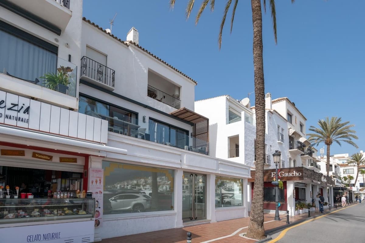 3 soveværelse Strandlejlighed til leje i Puerto Banus med garage - € 9.500 (Ref: 9508041)