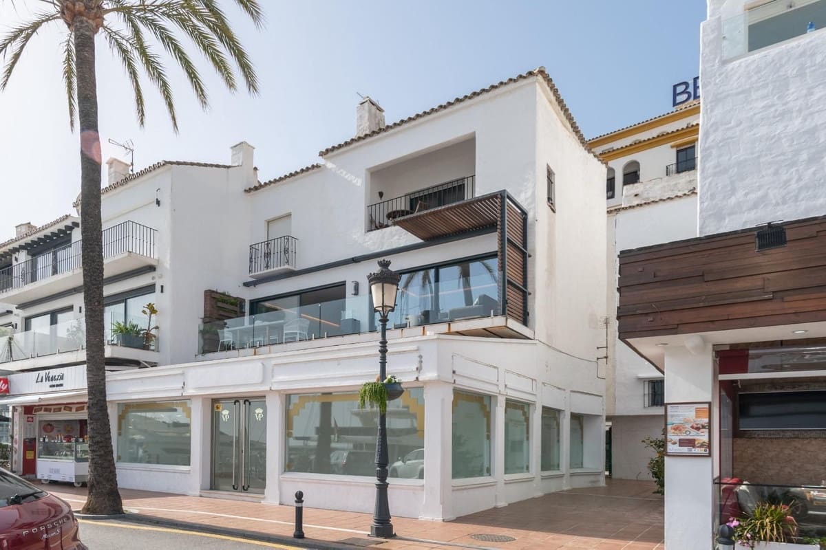 3 soveværelse Strandlejlighed til leje i Puerto Banus med garage - € 9.500 (Ref: 9508041)
