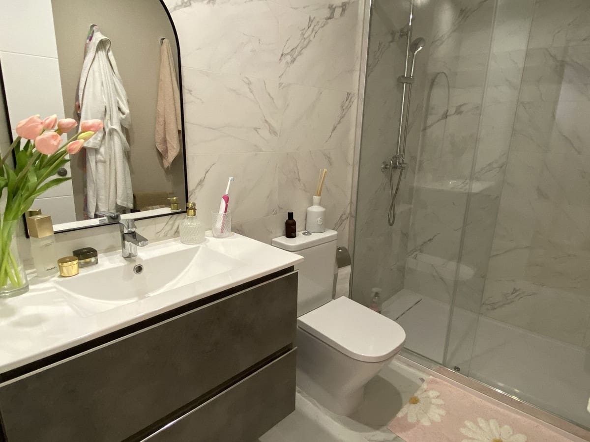 2 Zimmer Strandapartment zu verkaufen in Estepona mit Pool Garage - 689.000 € (Ref: 9558985)