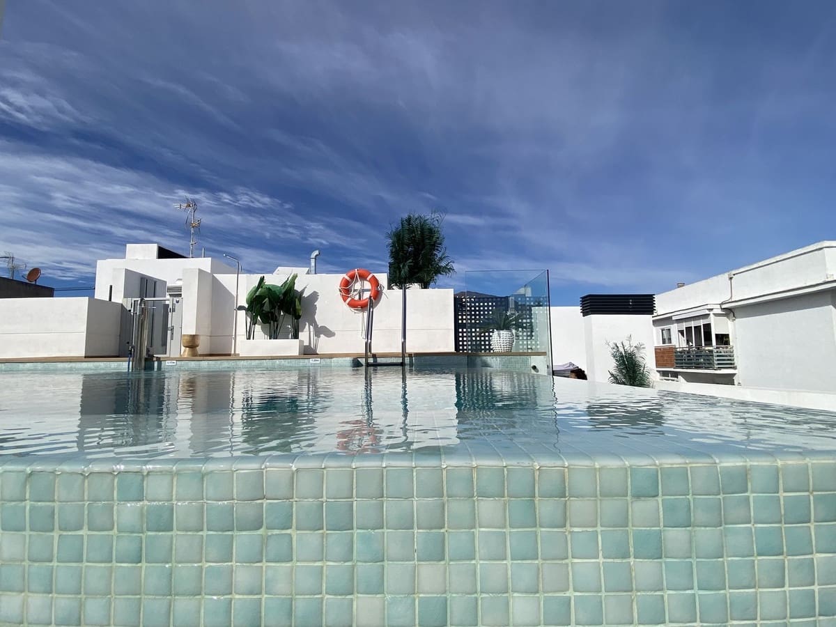 2 camera da letto Appartamento sulla Spiaggia in vendita in Estepona con piscina garage - 645.000 € (Rif: 9558985)