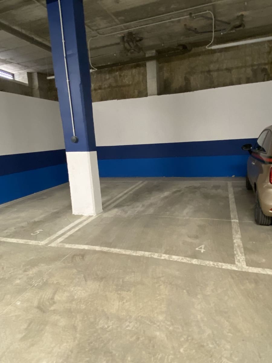 2 bedroom Beach Apartment for sale in Estepona with pool garage - € 645,000 (Ref: 9558985)