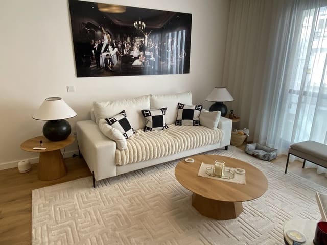 2 sypialnia Apartament przy plaży na sprzedaż w Puerto de Estepona, Estepona z basenem garażem - 625 000 € (Ref: 9558985)