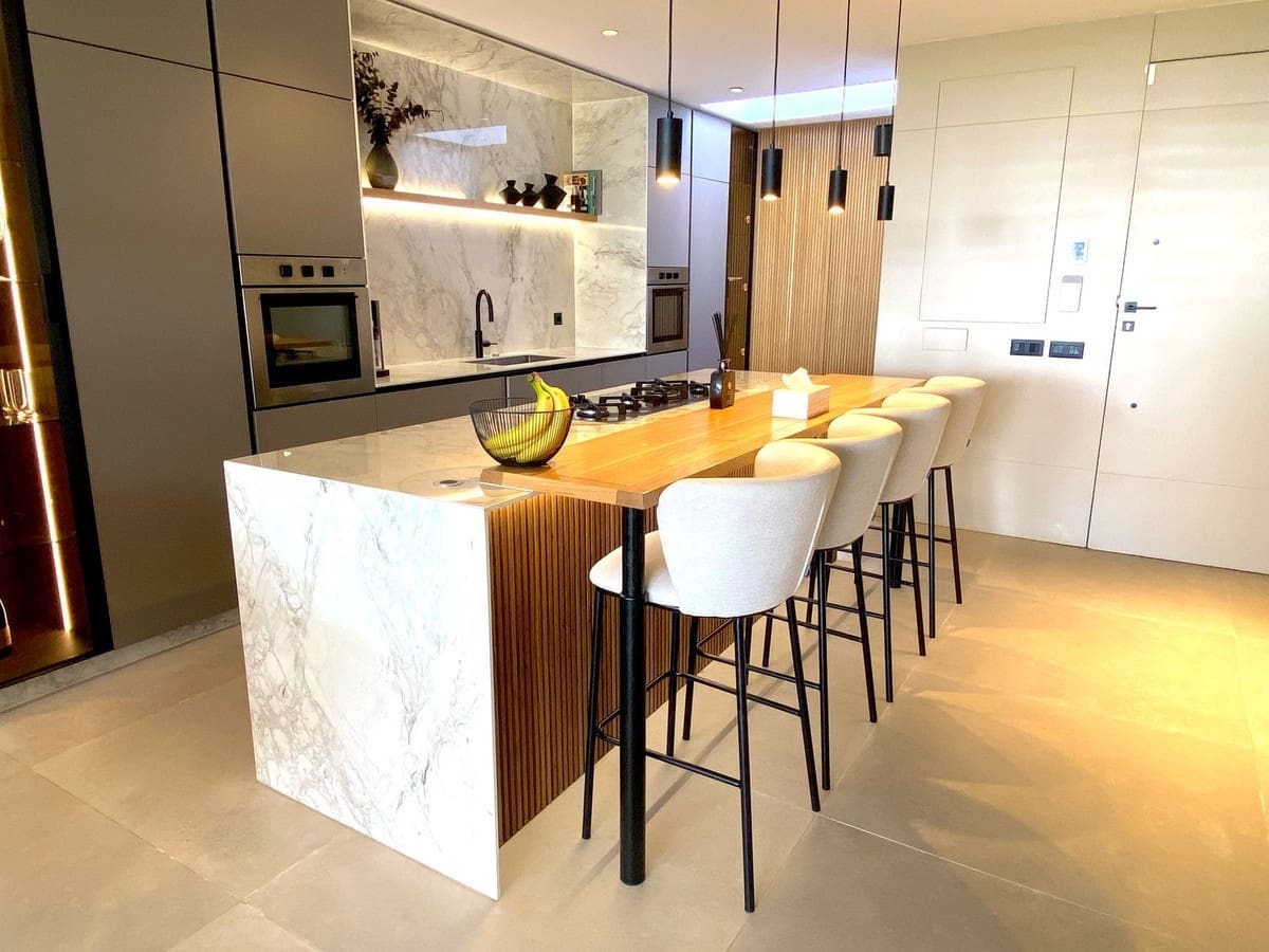 4 sovrum Radhus till salu i La Quinta med pool garage - 1 495 000 € (Ref: 9559744)