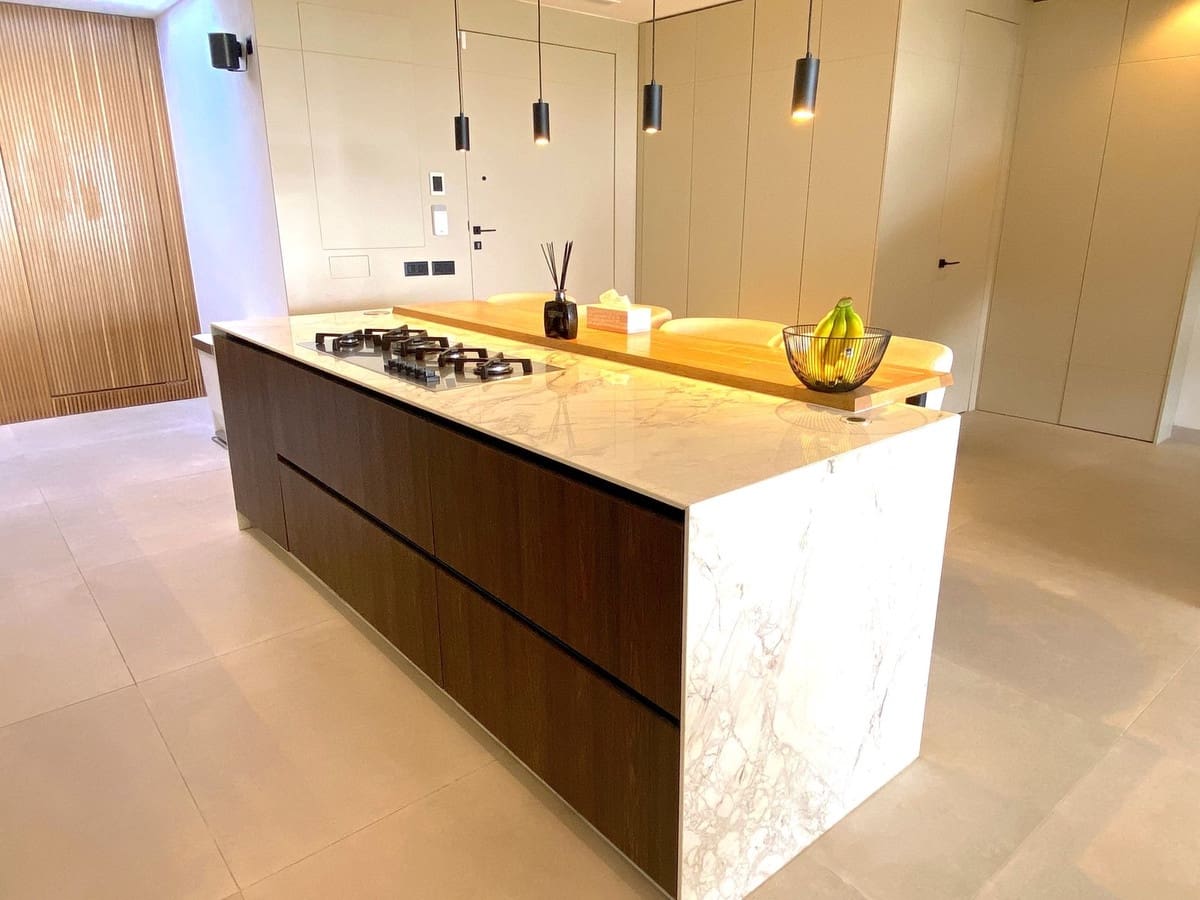 4 sovrum Radhus till salu i La Quinta med pool garage - 1 495 000 € (Ref: 9559744)