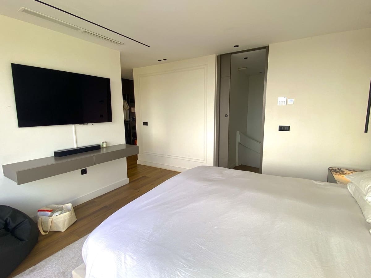 4 bedroom Terraced Villa for sale in La Quinta with pool garage - € 1,495,000 (Ref: 9559744)