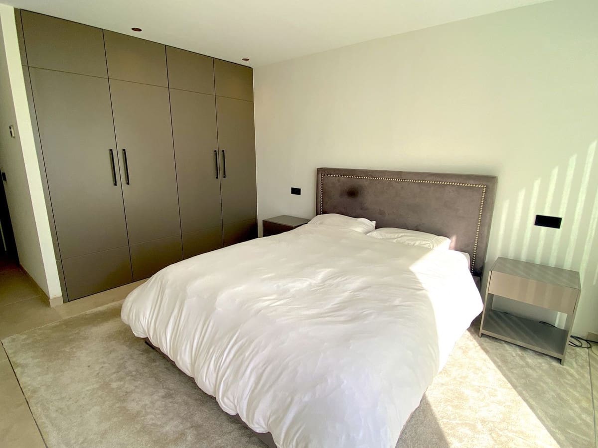 4 sovrum Radhus till salu i La Quinta med pool garage - 1 495 000 € (Ref: 9559744)