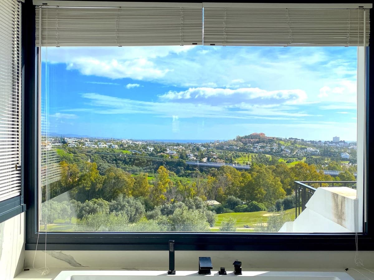 4 sovrum Radhus till salu i La Quinta med pool garage - 1 495 000 € (Ref: 9559744)