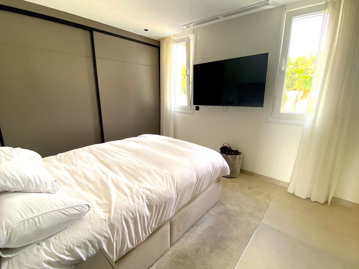 4 bedroom Terraced Villa for sale in La Quinta with pool garage - € 1,495,000 (Ref: 9559744)