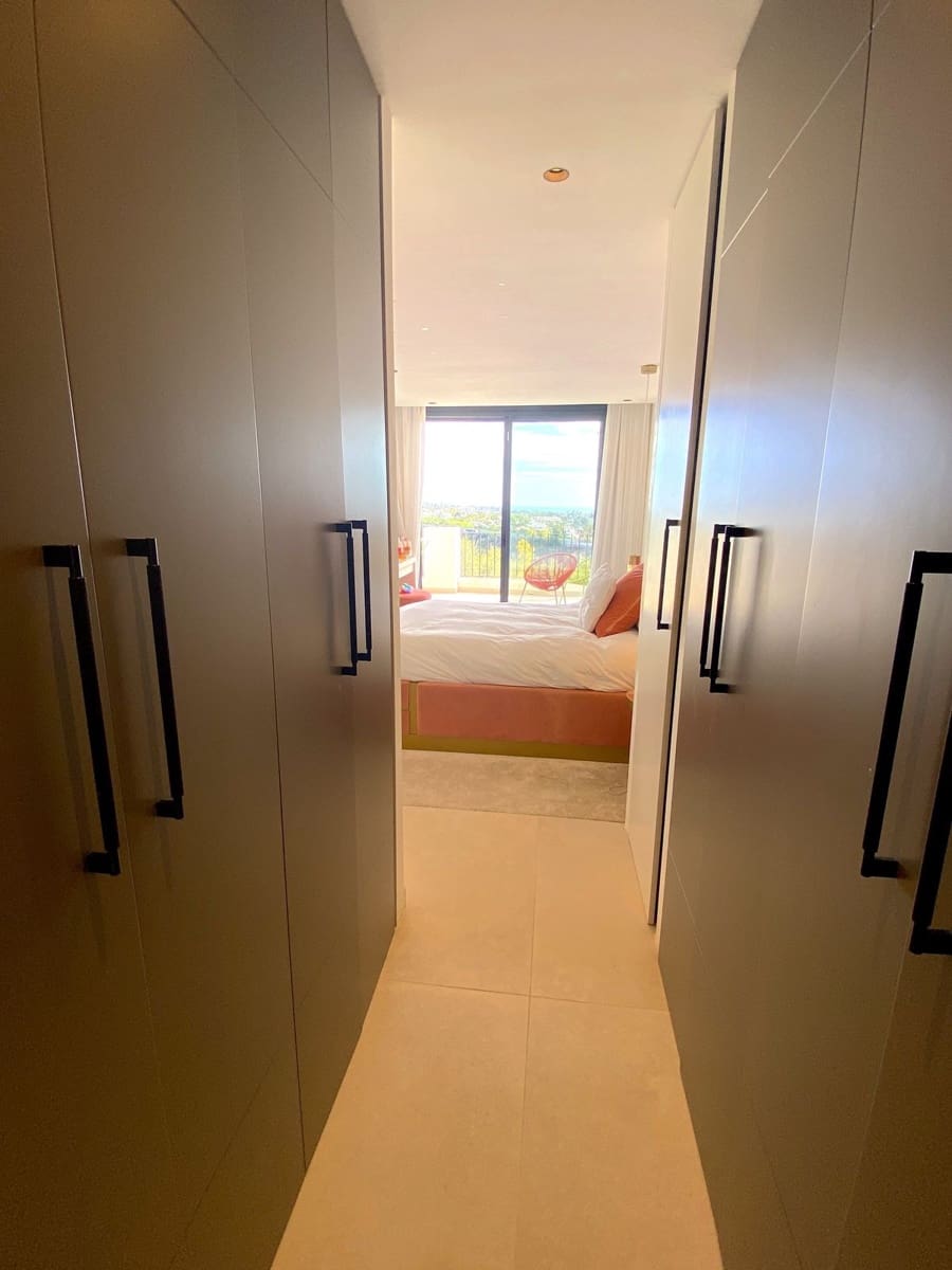 4 bedroom Terraced Villa for sale in La Quinta with pool garage - € 1,495,000 (Ref: 9559744)