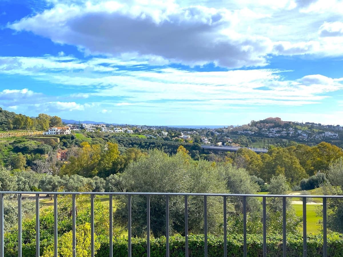 4 bedroom Terraced Villa for sale in La Quinta with pool garage - € 1,495,000 (Ref: 9559744)