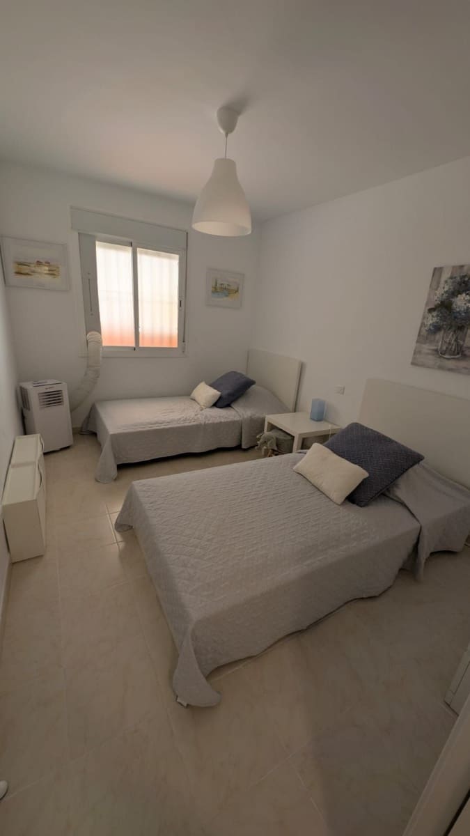 2 makuuhuone Ranta-asunto myytävänä paikassa Riviera del Sol mukana uima-altaan 
autotalli - 295 000 € (Ref: 9585235)