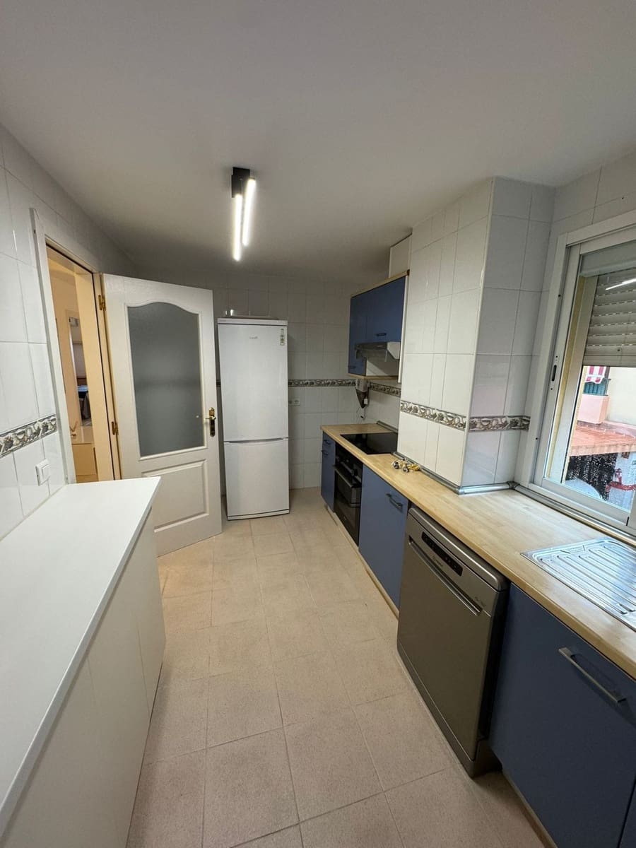 2 makuuhuone Ranta-asunto myytävänä paikassa Riviera del Sol mukana uima-altaan 
autotalli - 295 000 € (Ref: 9585235)