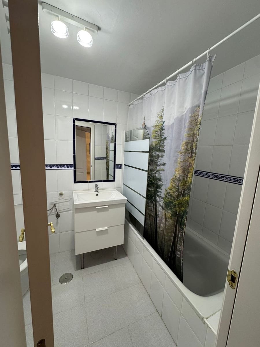 2 makuuhuone Ranta-asunto myytävänä paikassa Riviera del Sol mukana uima-altaan 
autotalli - 295 000 € (Ref: 9585235)