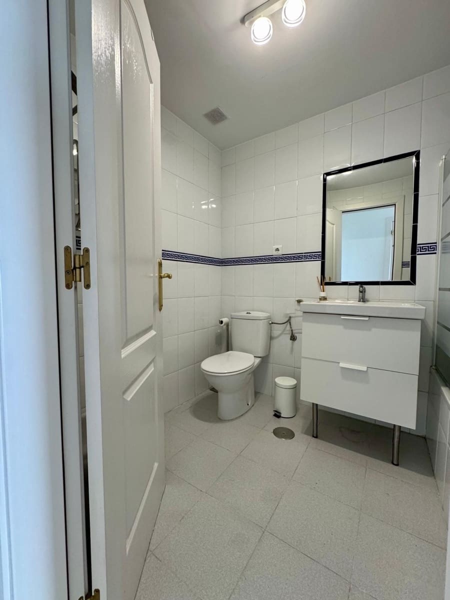 2 bedroom Beach Apartment for sale in Riviera del Sol with pool garage - € 295,000 (Ref: 9585235)