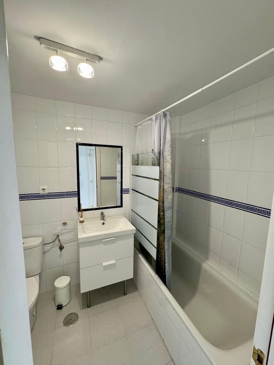 2 bedroom Beach Apartment for sale in Riviera del Sol with pool garage - € 295,000 (Ref: 9585235)