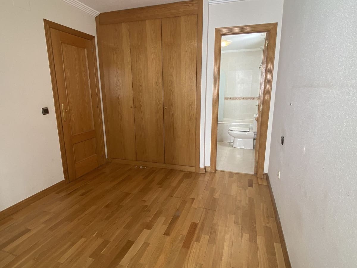 3 makuuhuone Huoneisto myytävänä paikassa Benahavis mukana uima-altaan 
autotalli - 335 000 € (Ref: 9592238)