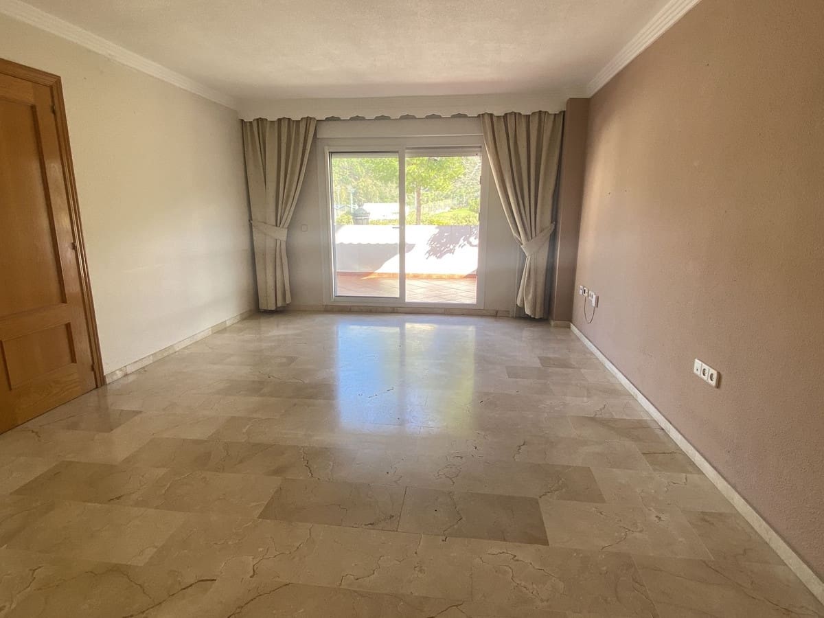 3 bedroom Apartment for sale in Benahavis with pool garage - € 335,000 (Ref: 9592238)