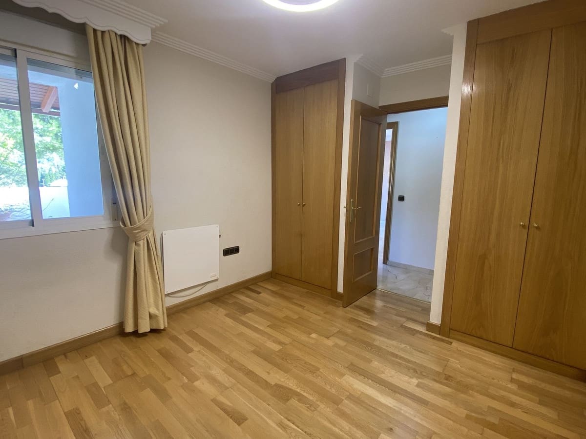 3 soverom Leilighet til salgs i Benahavis med svømmebasseng garasje - € 335 000 (Ref: 9592238)