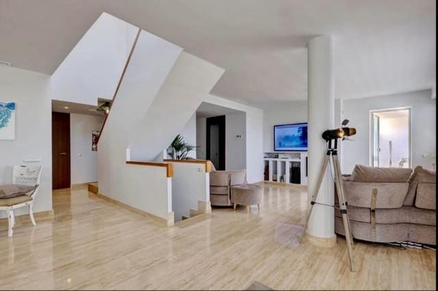 5 chambre Penthouse à vendre à La Cala de Mijas, Mijas avec piscine garage - 739 000 € (Ref: 9687539)