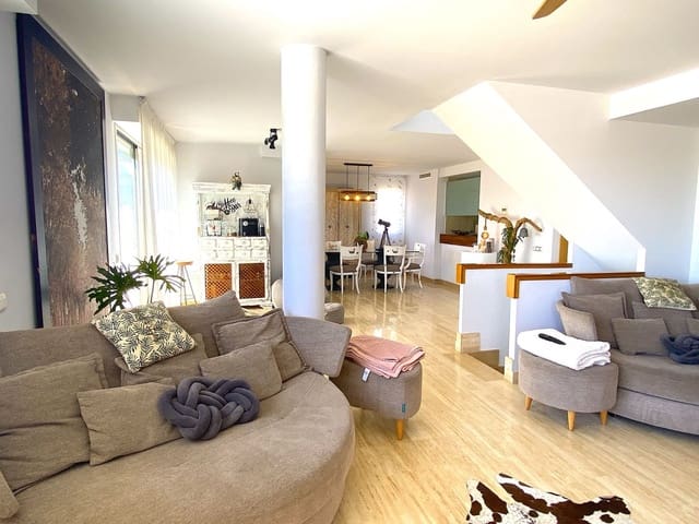 5 chambre Penthouse à vendre à La Cala de Mijas, Mijas avec piscine garage - 739 000 € (Ref: 9687539)