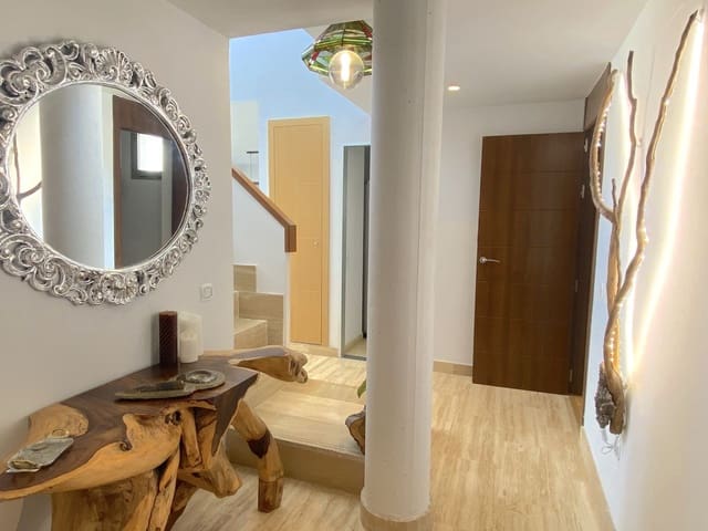 Ático de 5 habitaciones en La Cala de Mijas, Mijas en venta con piscina garaje - 739.000 € (Ref: 9687539)