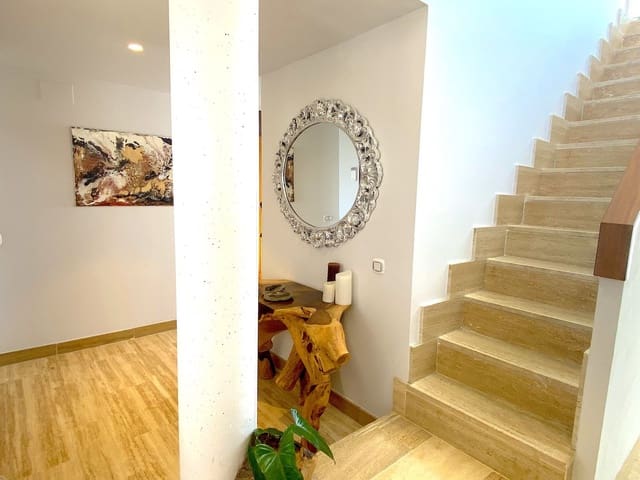 Ático de 5 habitaciones en La Cala de Mijas, Mijas en venta con piscina garaje - 739.000 € (Ref: 9687539)