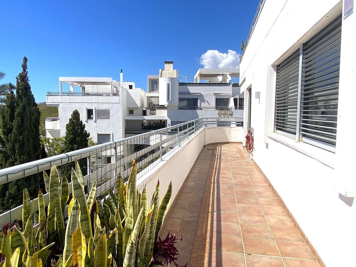 5 bedroom Penthouse for sale in La Cala de Mijas with pool garage - € 739,000 (Ref: 9687539)