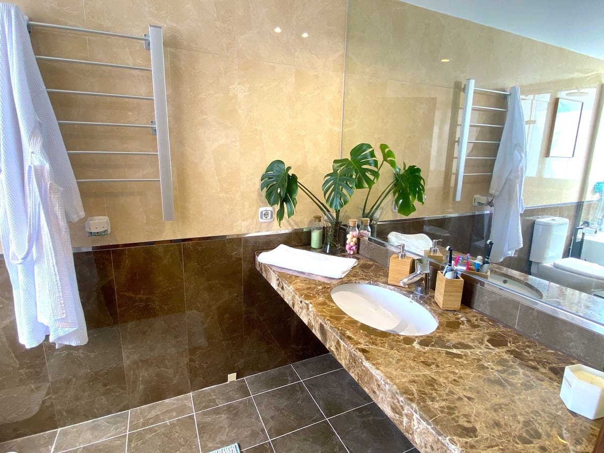 5 bedroom Penthouse for sale in La Cala de Mijas with pool garage - € 739,000 (Ref: 9687539)