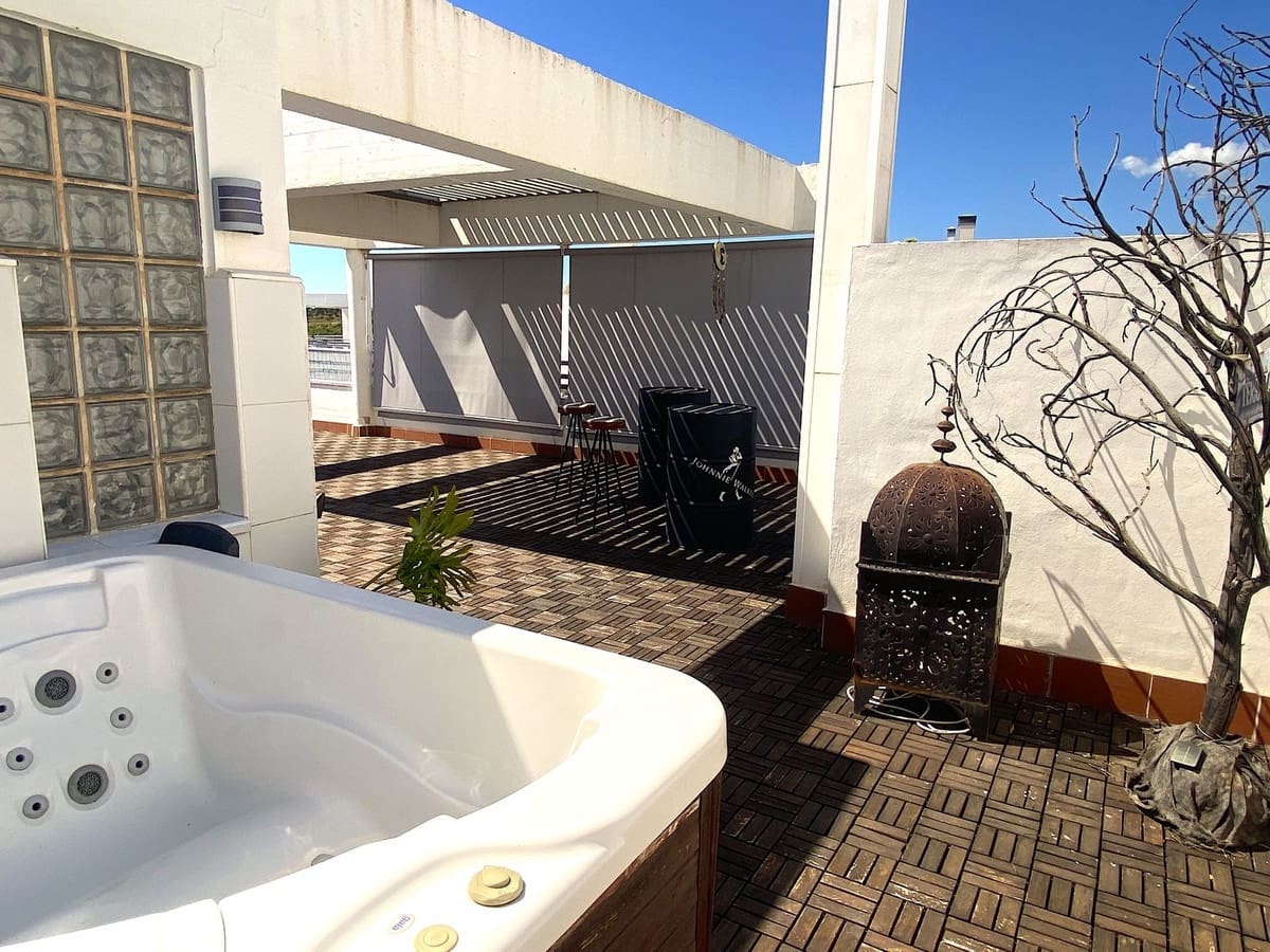 5 bedroom Penthouse for sale in La Cala de Mijas with pool garage - € 739,000 (Ref: 9687539)