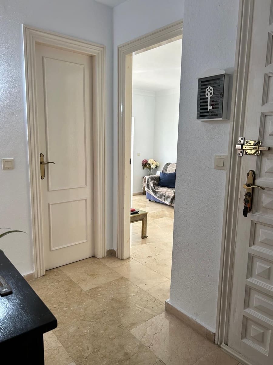 2 bedroom Apartment for sale in El Paraiso with pool - € 299,000 (Ref: 9720482)