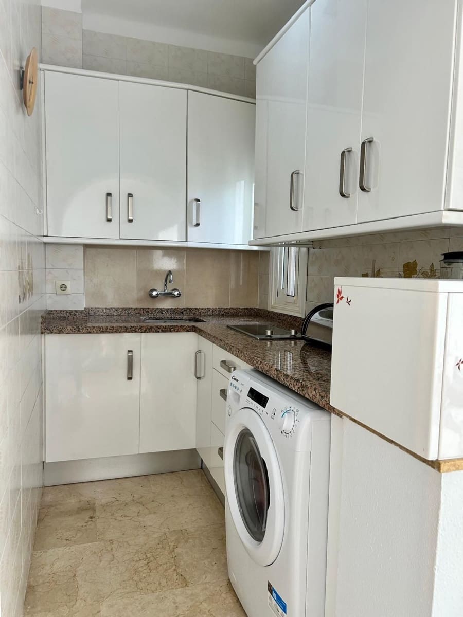 2 bedroom Apartment for sale in El Paraiso with pool - € 299,000 (Ref: 9720482)